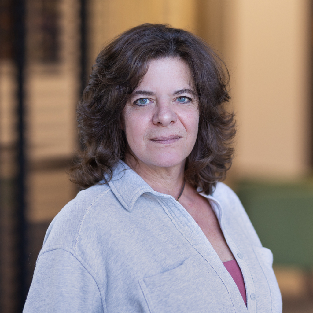 Carolynn Lowe